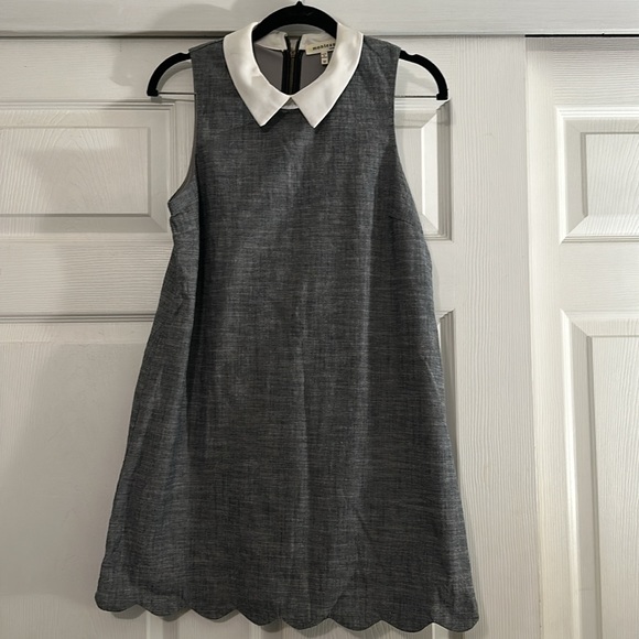 Grey, tulip hem, shift dress with white collar - Picture 2 of 4
